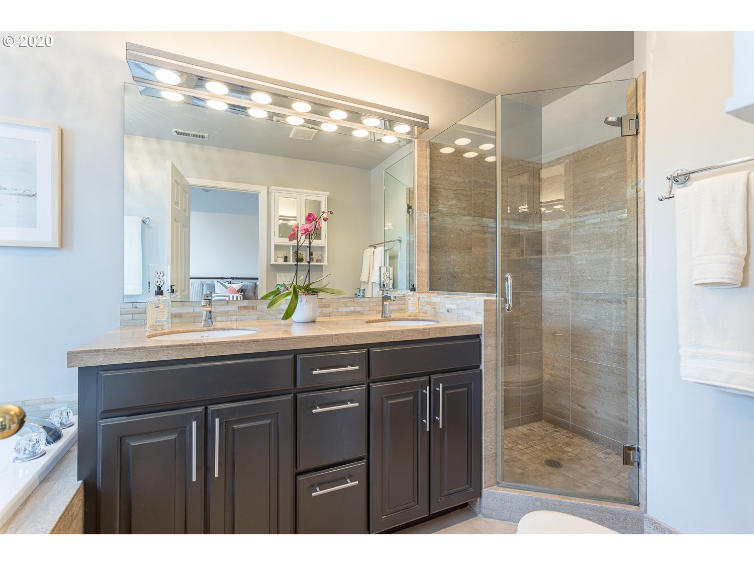 442 Northeast Bridgeton Road Portland, OR 97211 - Photo 23 of 32 Bathroom, Attached