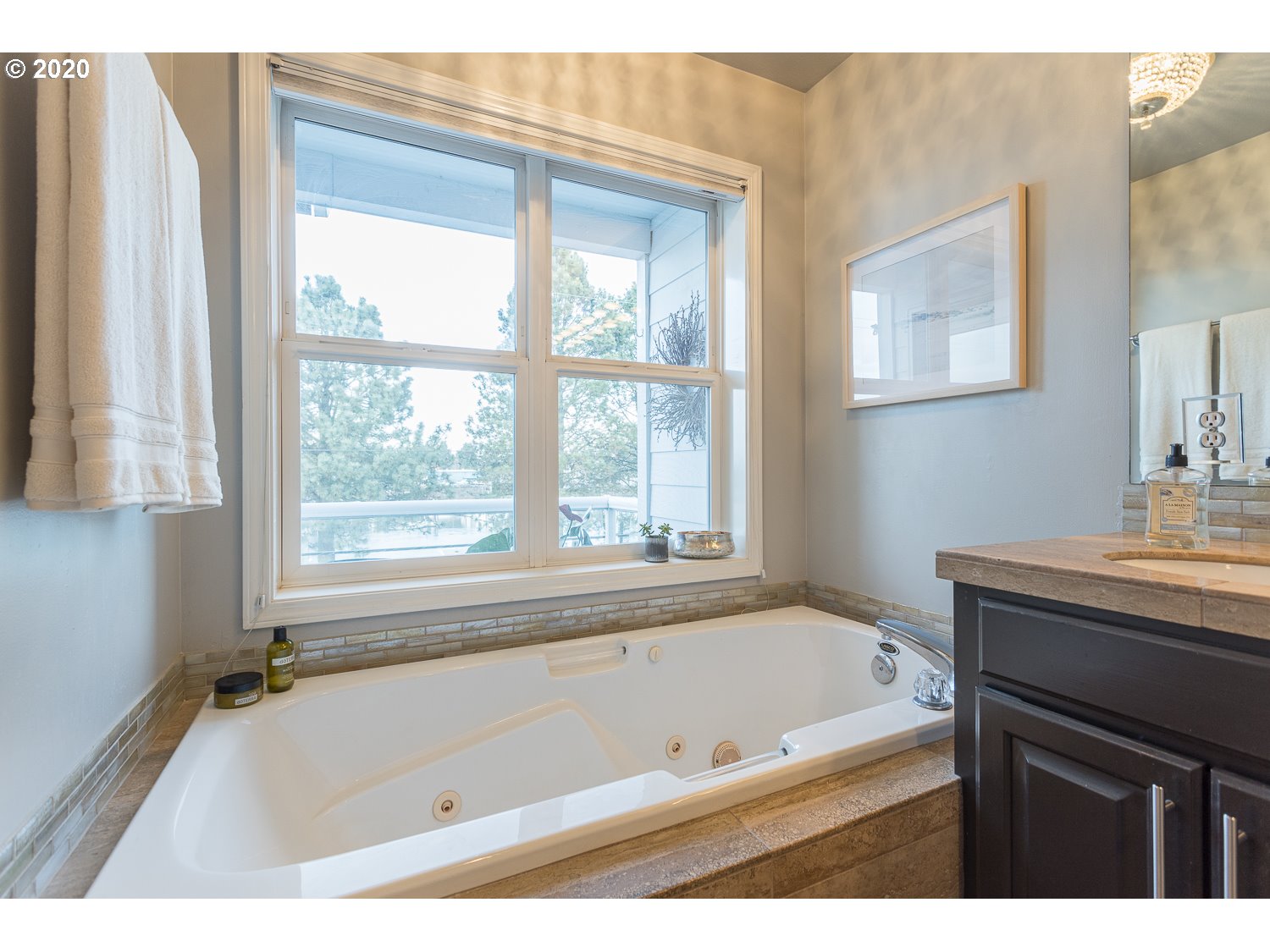 442 Northeast Bridgeton Road Portland, OR 97211 - Photo 24 of 32 Bathroom, Attached