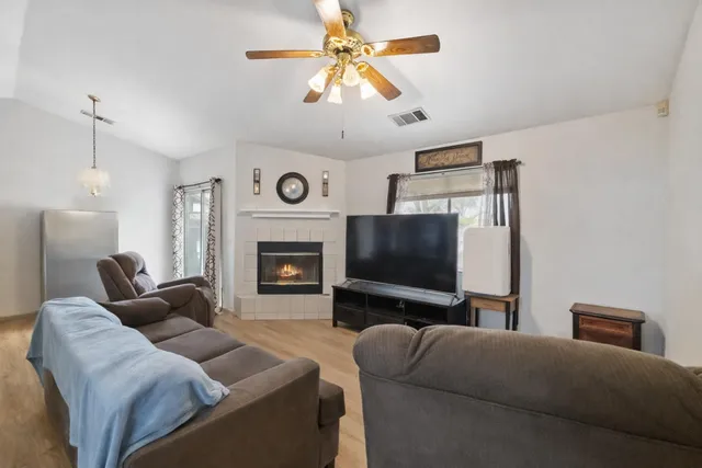 $320,000 | 950 East Cedarwood Street, Hanford, CA 93230