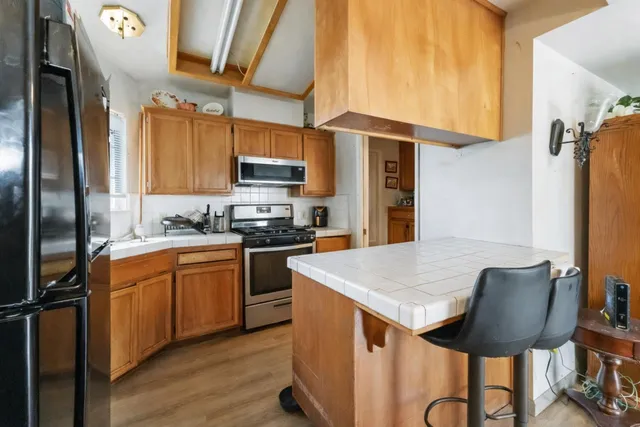 $320,000 | 950 East Cedarwood Street, Hanford, CA 93230