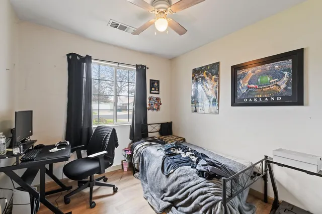 $320,000 | 950 East Cedarwood Street, Hanford, CA 93230