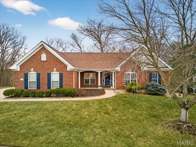 $775,000 | 1304 Kiefer Bluffs Drive, Ballwin, MO 63021