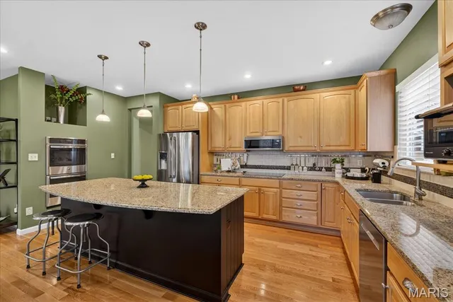 $775,000 | 1304 Kiefer Bluffs Drive, Ballwin, MO 63021