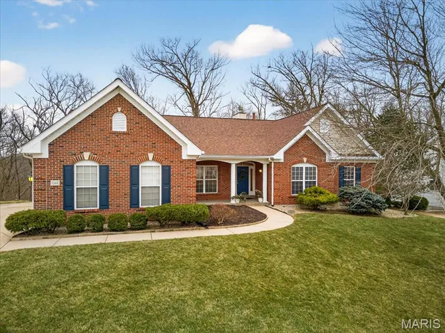 $775,000 | 1304 Kiefer Bluffs Drive, Ballwin, MO 63021