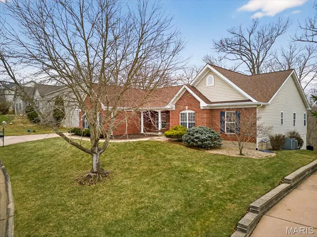 $775,000 | 1304 Kiefer Bluffs Drive, Ballwin, MO 63021