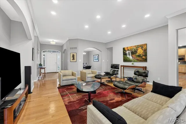 $775,000 | 1304 Kiefer Bluffs Drive, Ballwin, MO 63021