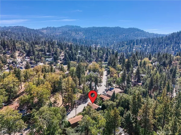 $425,000 | 32794 Cougar Lane, Running Springs, CA 92382