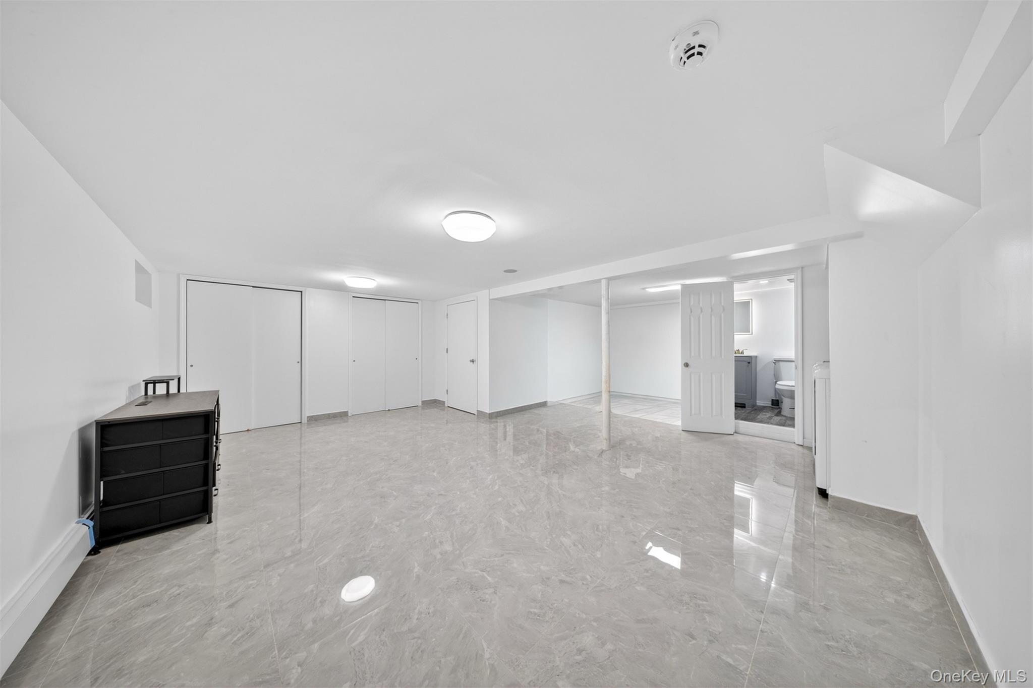 5 Joseph Court Syosset, NY 11791 - Photo 8 of 29