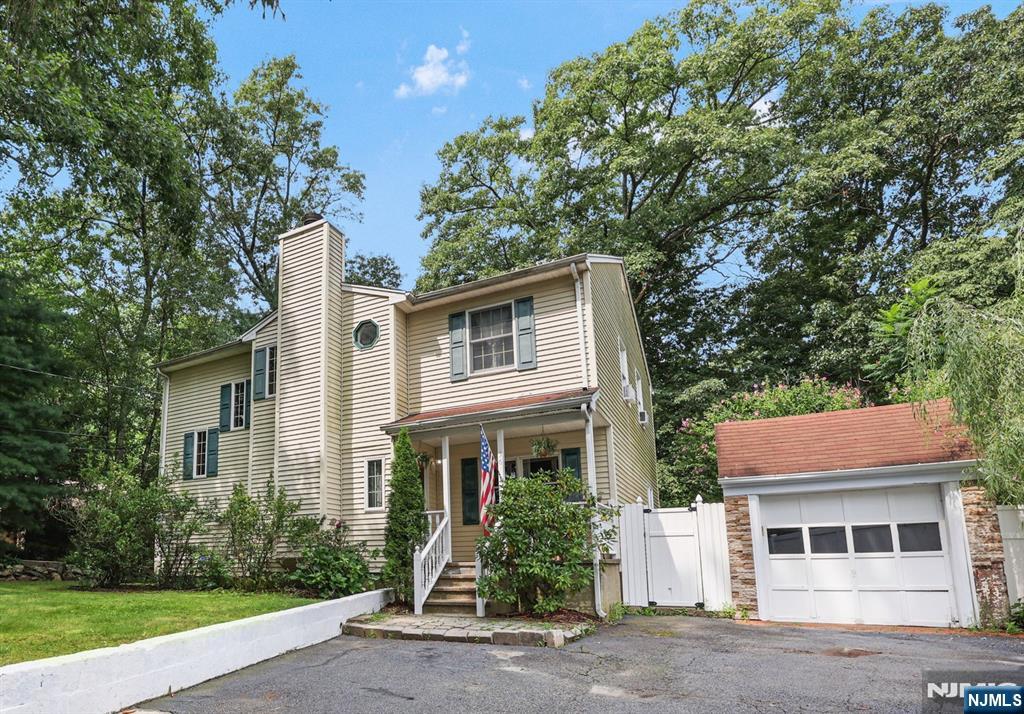 36 Maple Lake Road Butler, NJ 07405 - Photo 2 of 23 Gallery Image 2