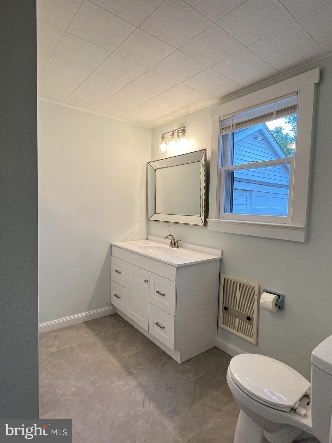 20 Delaware Avenue Salem, NJ 08079 - Photo 12 of 34 1st fl. full bath