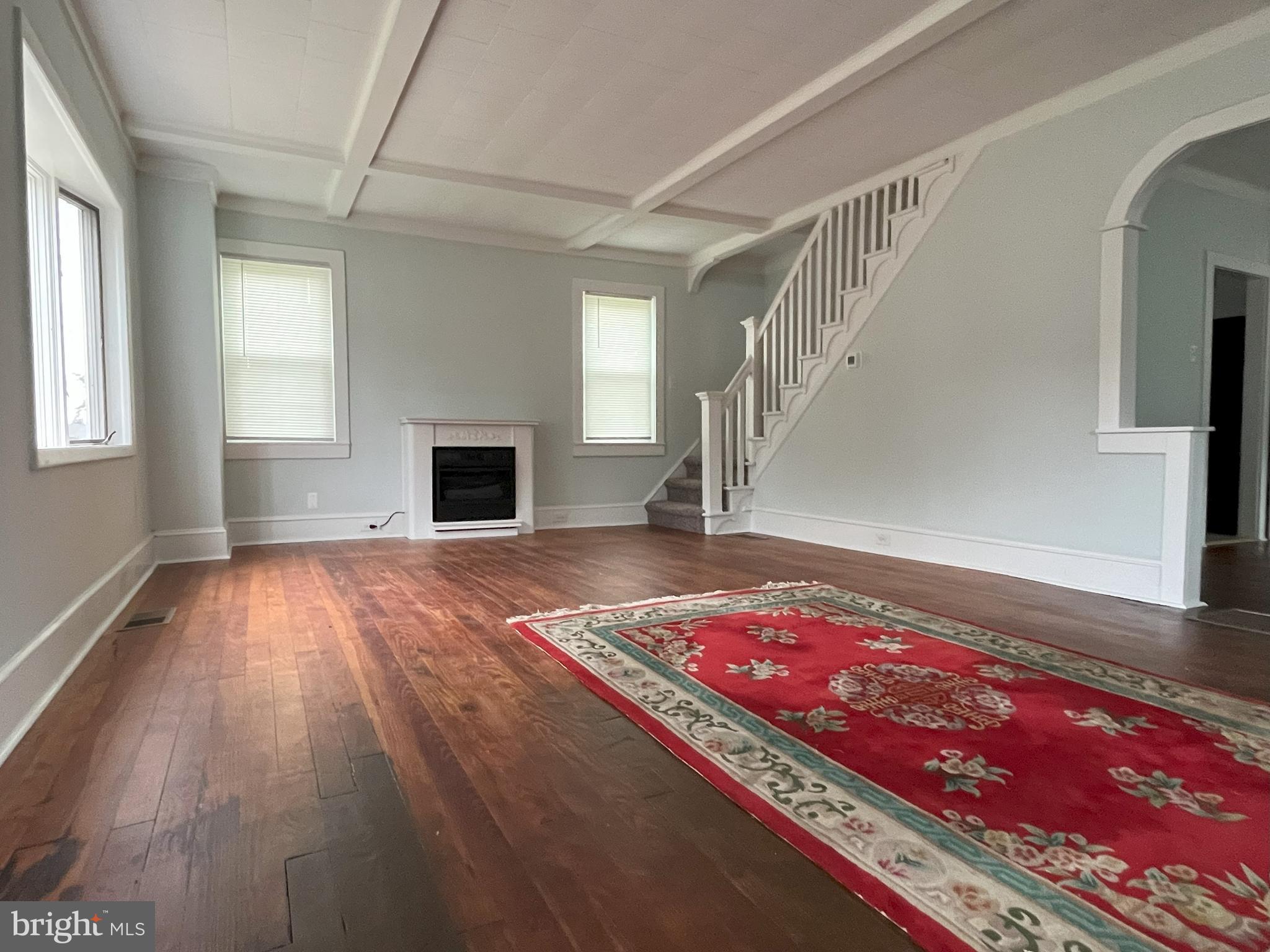20 Delaware Avenue Salem, NJ 08079 - Photo 2 of 34 living room