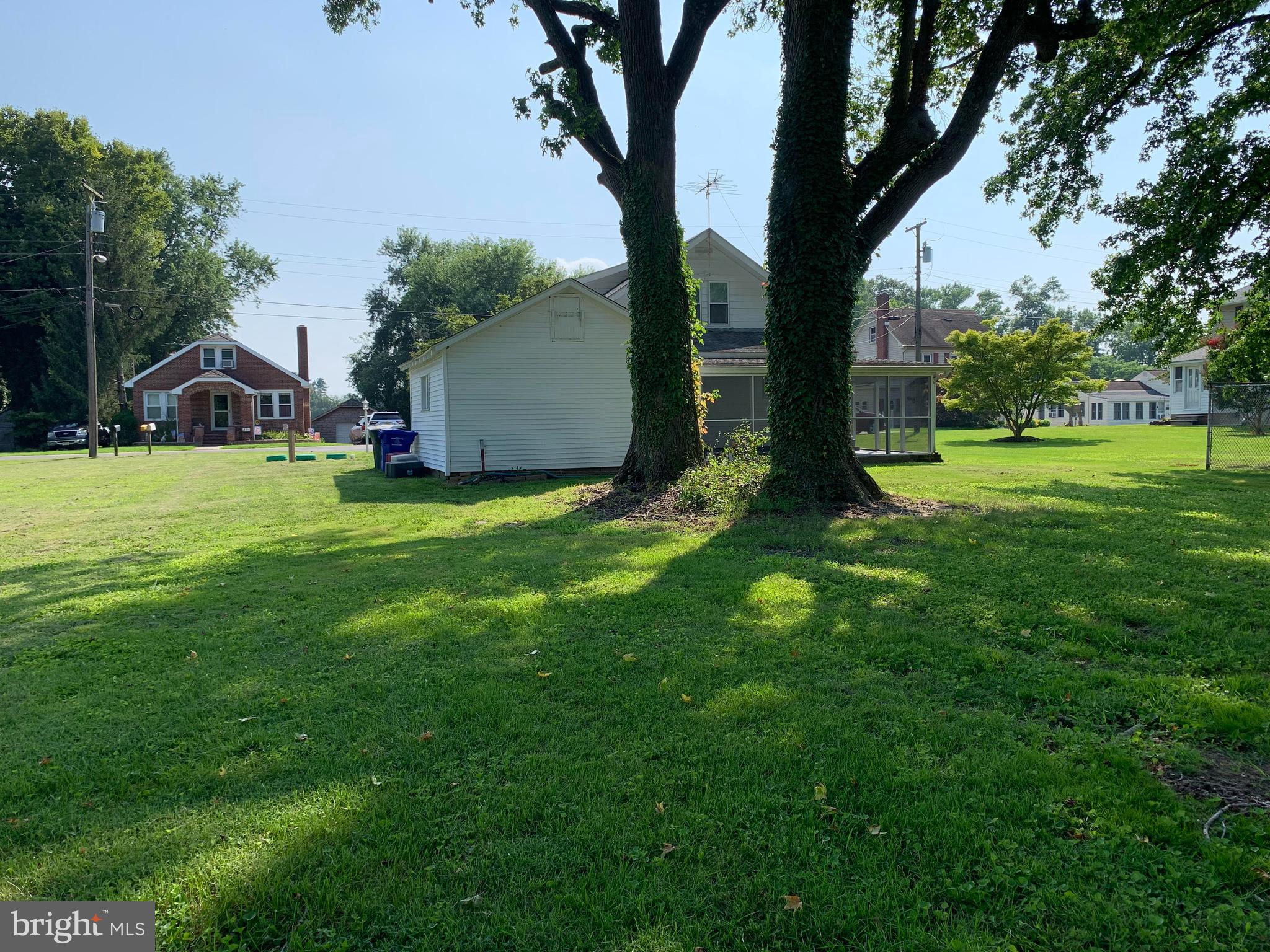 20 Delaware Avenue Salem, NJ 08079 - Photo 28 of 34 back of garage / side yard