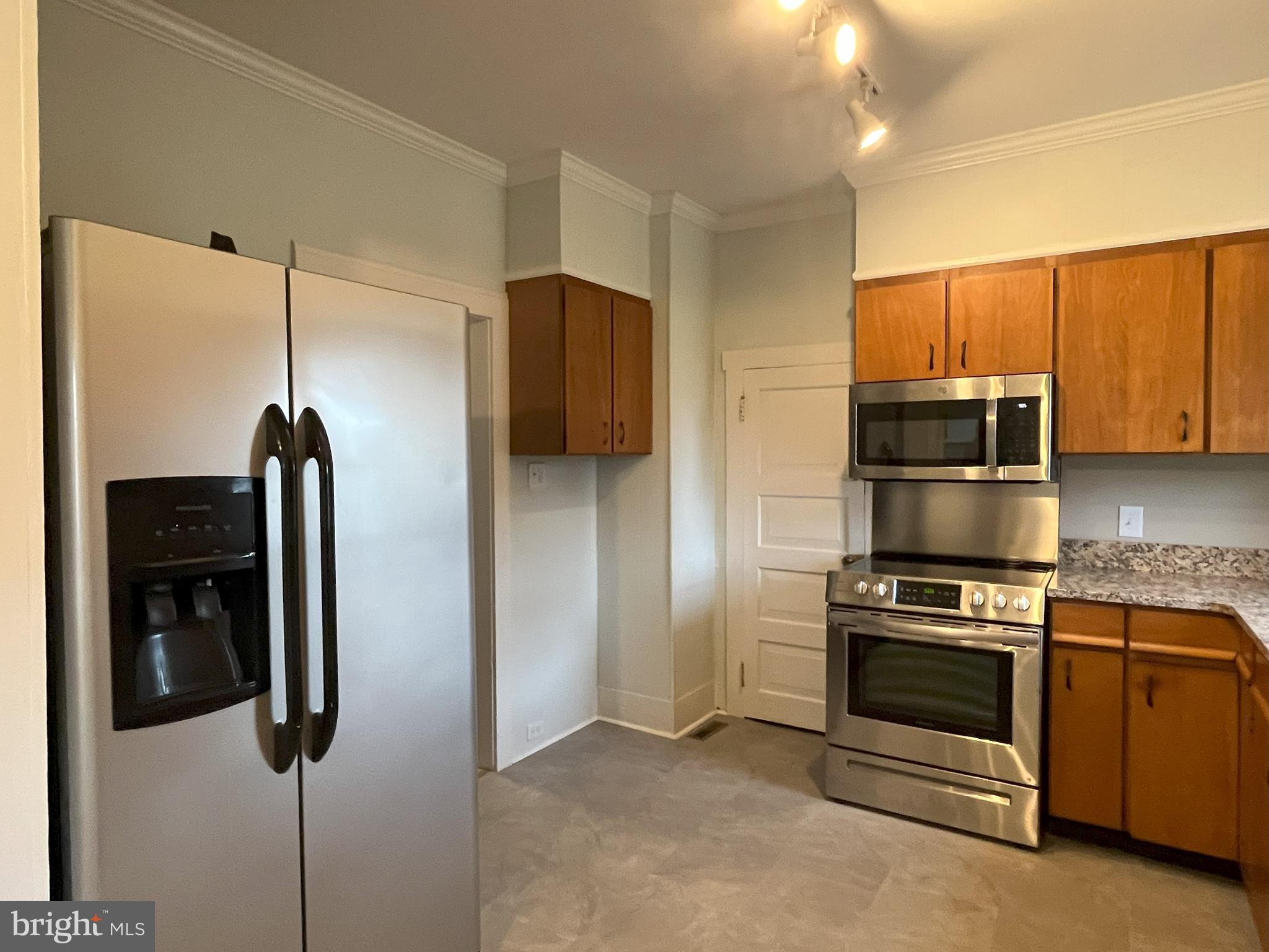 20 Delaware Avenue Salem, NJ 08079 - Photo 6 of 34 kitchen