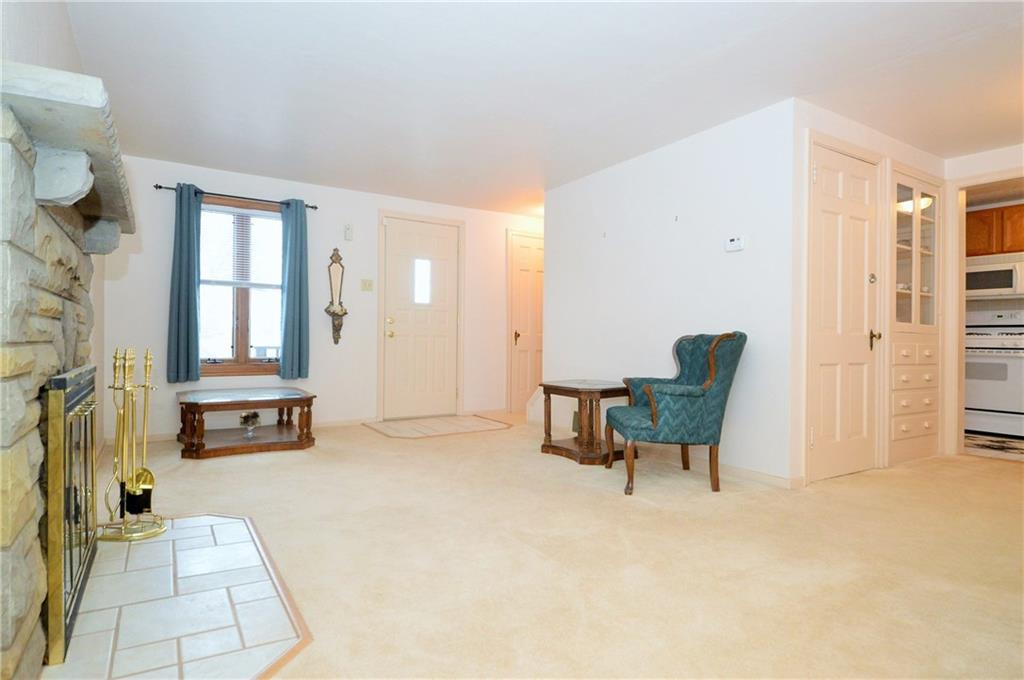 532 Highview Road Pittsburgh, PA 15234 - Photo 4 of 25