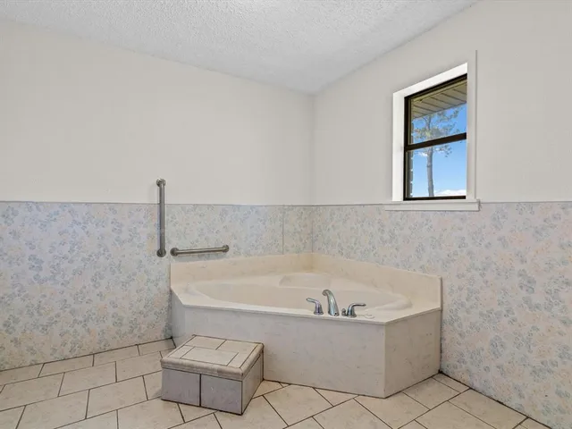 $365,000 | 3433 Highway 81, Bowie, TX 76230