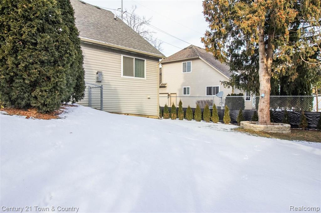 543 South Livernois Road Rochester Hills, MI 48307 - Photo 9 of 40