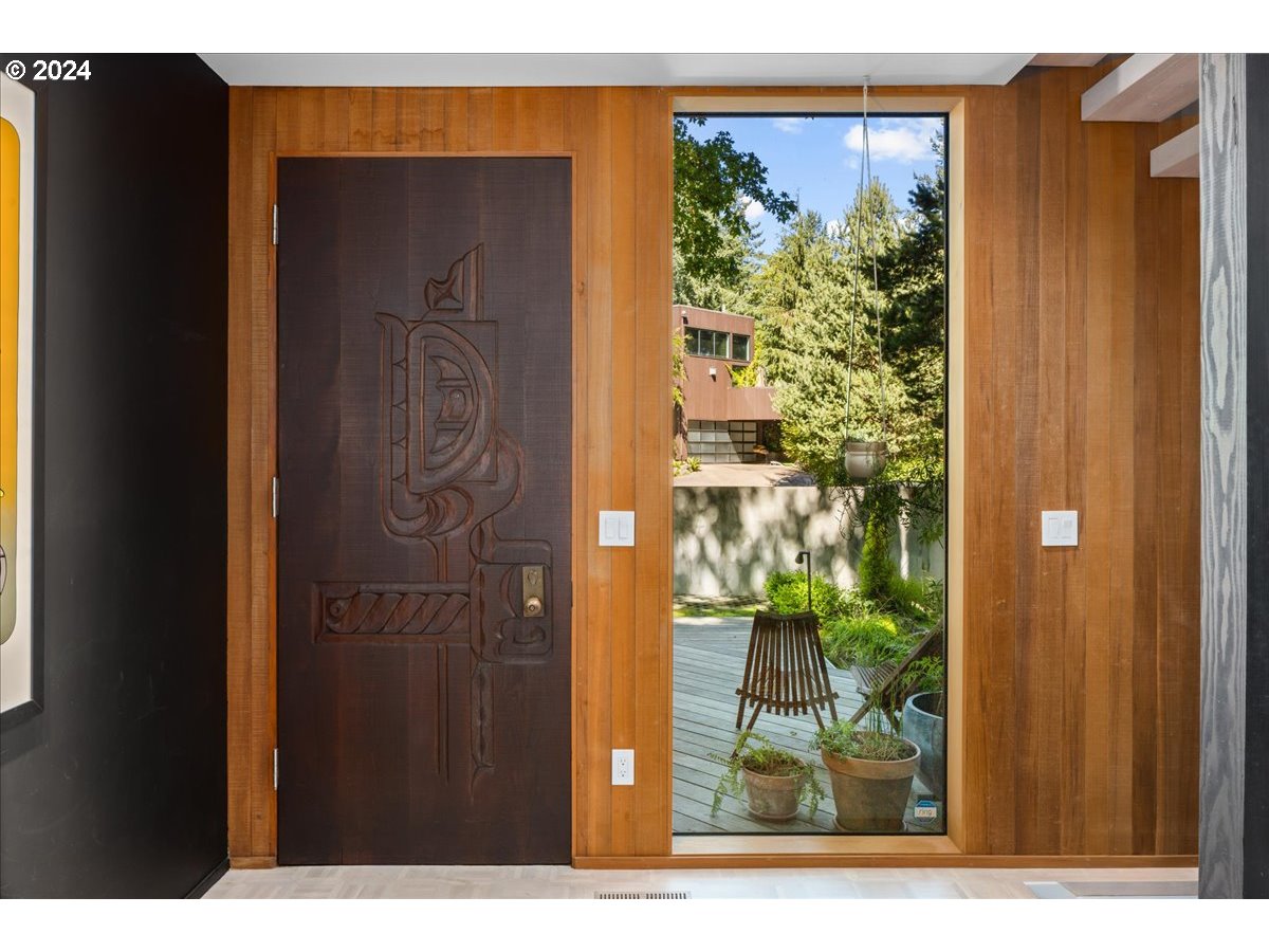 3204 Southwest Upper Cascade Drive Portland, OR 97205 - Photo 34 of 40