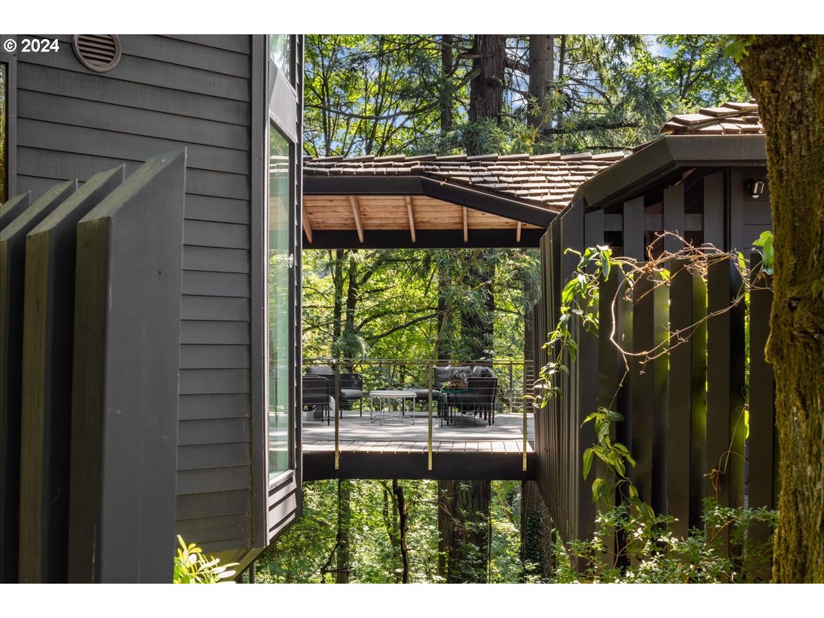 3204 Southwest Upper Cascade Drive Portland, OR 97205 - Photo 39 of 40 a view of a backyard with pathway