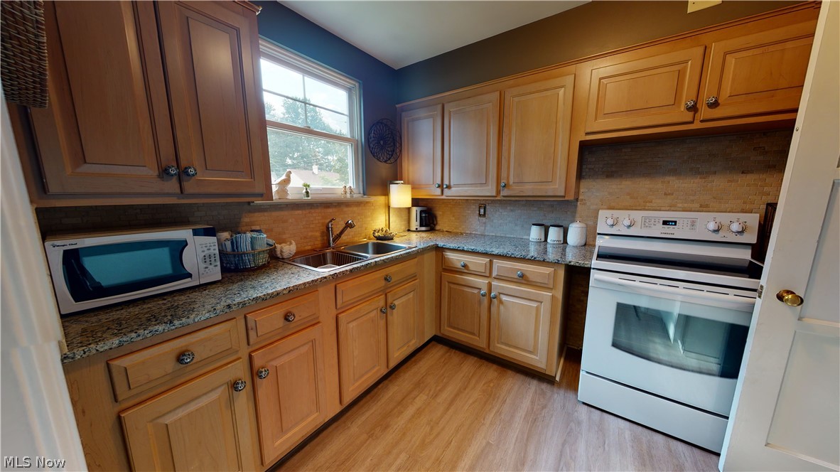 1600 Overbrook Road Lyndhurst, OH 44124 - Photo 3 of 26