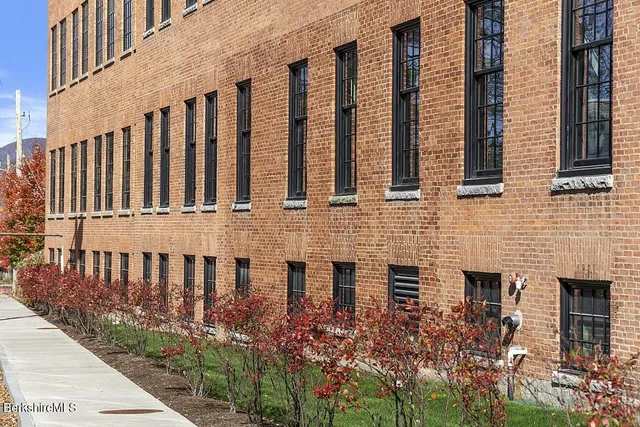 $925,000 | 160 Water Street, Unit 201, Williamstown, MA 01267