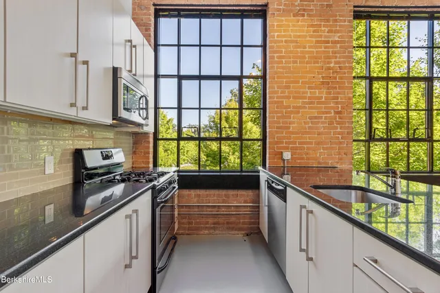 $925,000 | 160 Water Street, Unit 201, Williamstown, MA 01267