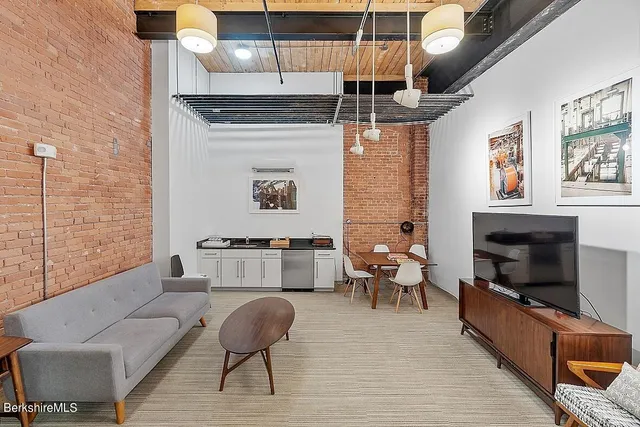 $925,000 | 160 Water Street, Unit 201, Williamstown, MA 01267