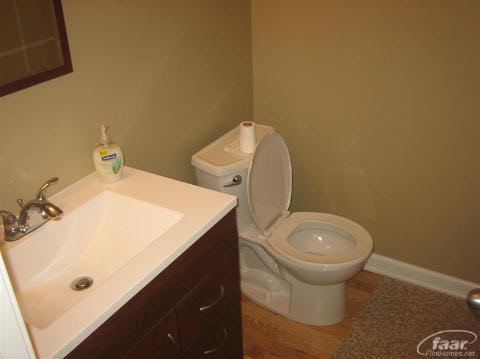 1362 South Genesee Road Burton, MI 48509 - Photo 11 of 15 20166178-10.JPG