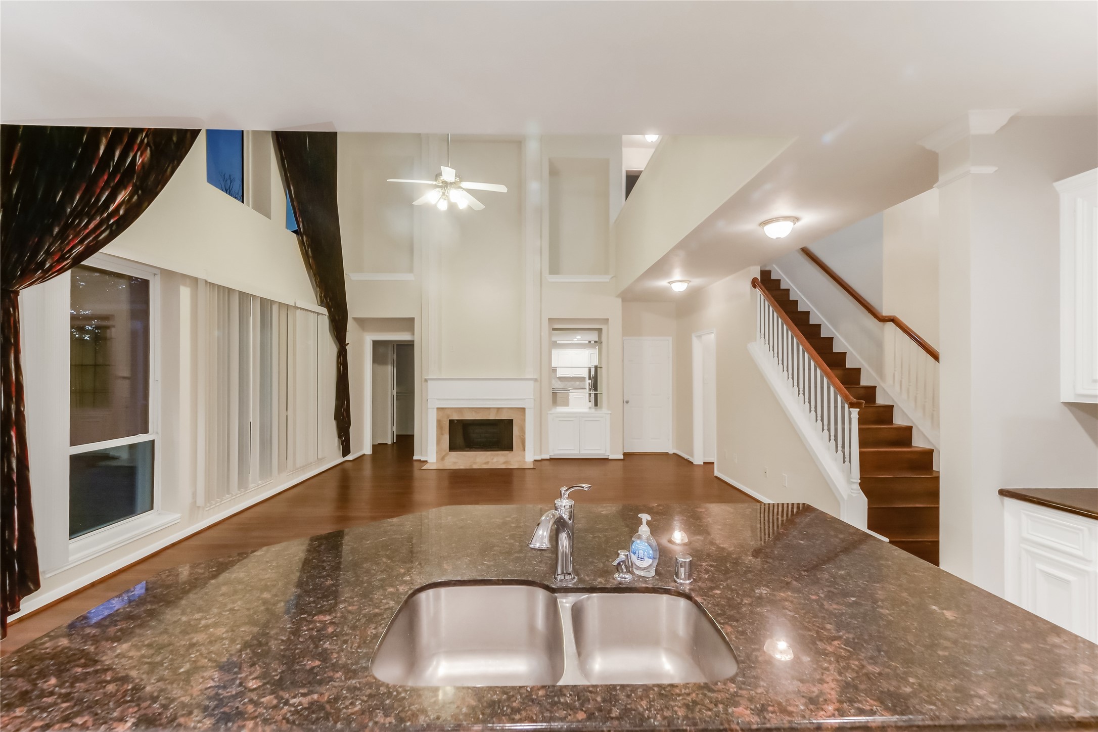 3931 Shadow Trace Circle Houston, TX 77082 - Photo 8 of 46