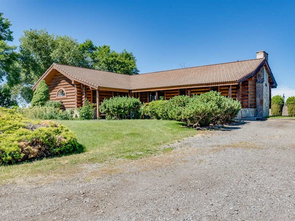 11206 East Pleasant Prairie Road Spokane, WA 99217 - Photo 1 of 20