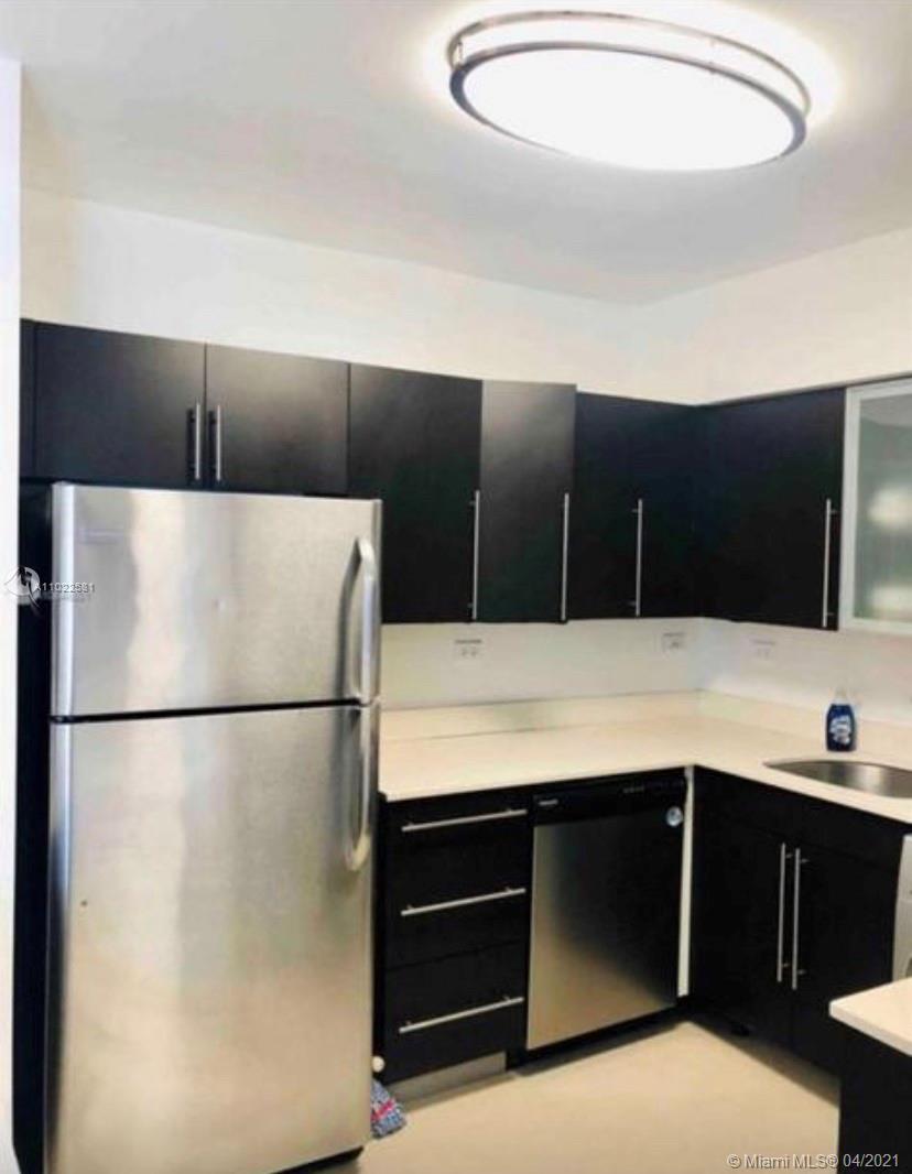 1500 Bay Road, Unit 722S Miami Beach, FL 33139 - Photo 2 of 13