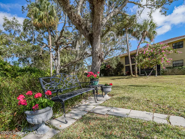 $184,900 | 400 18th Street, Unit J8, Vero Beach, FL 32960