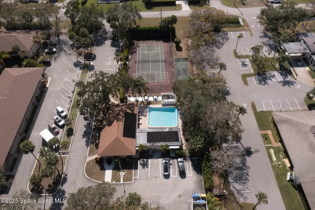 $184,900 | 400 18th Street, Unit J8, Vero Beach, FL 32960