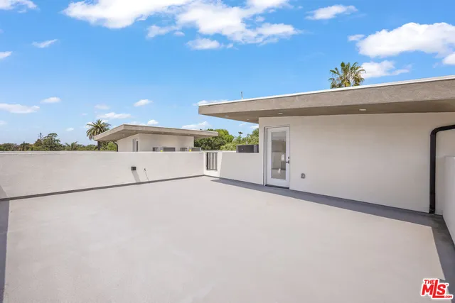 $4,858 | 11012 Hortense Street, Unit B, North Hollywood, CA 91602