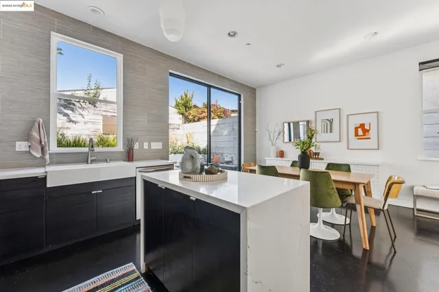 $1,035,000 | 986 43rd Street, Oakland, CA 94608