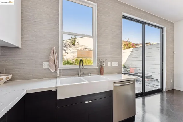 $1,035,000 | 986 43rd Street, Oakland, CA 94608