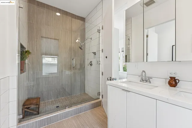 $1,035,000 | 986 43rd Street, Oakland, CA 94608