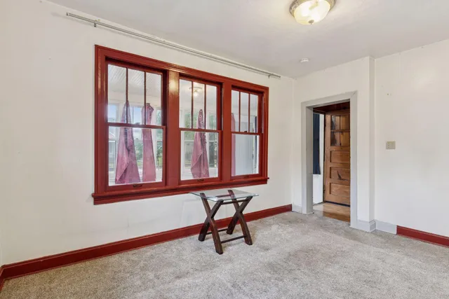 $165,000 | 849 North Woodbridge Street, St. Paul, MN 55117