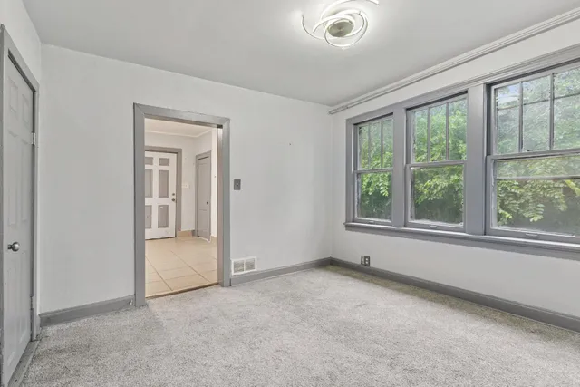 $165,000 | 849 North Woodbridge Street, St. Paul, MN 55117