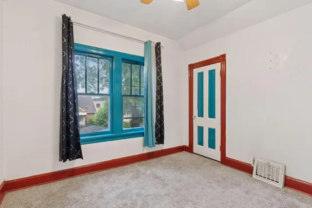 $165,000 | 849 North Woodbridge Street, St. Paul, MN 55117