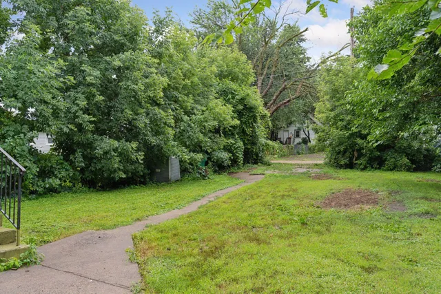 $165,000 | 849 North Woodbridge Street, St. Paul, MN 55117
