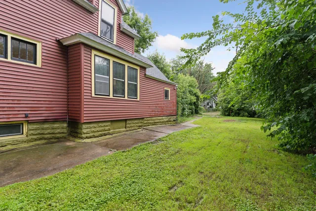 $165,000 | 849 North Woodbridge Street, St. Paul, MN 55117