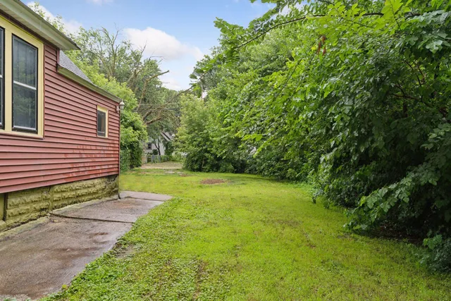 $165,000 | 849 North Woodbridge Street, St. Paul, MN 55117