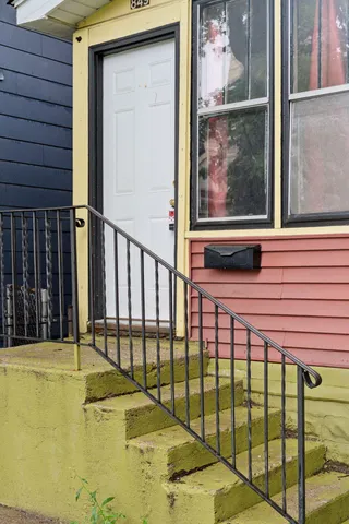 $165,000 | 849 North Woodbridge Street, St. Paul, MN 55117