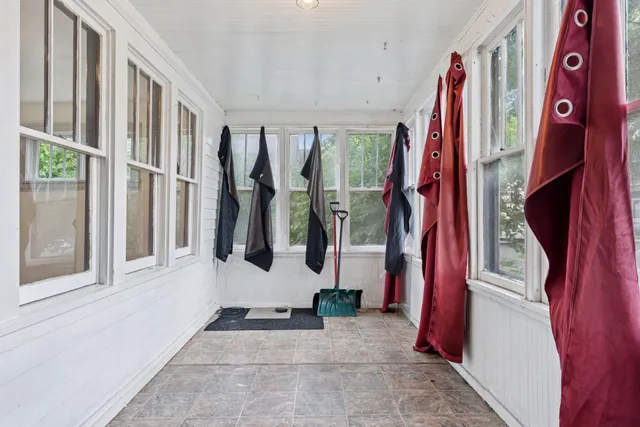 $165,000 | 849 North Woodbridge Street, St. Paul, MN 55117