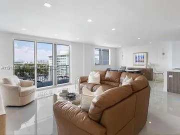 $4,100 | 5825 Collins Avenue, Unit 15A, Miami Beach, FL 33140