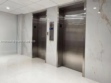 $4,100 | 5825 Collins Avenue, Unit 15A, Miami Beach, FL 33140