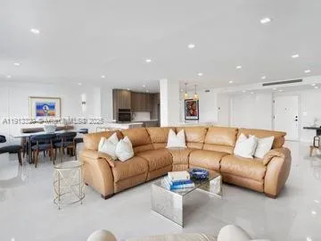 $4,100 | 5825 Collins Avenue, Unit 15A, Miami Beach, FL 33140