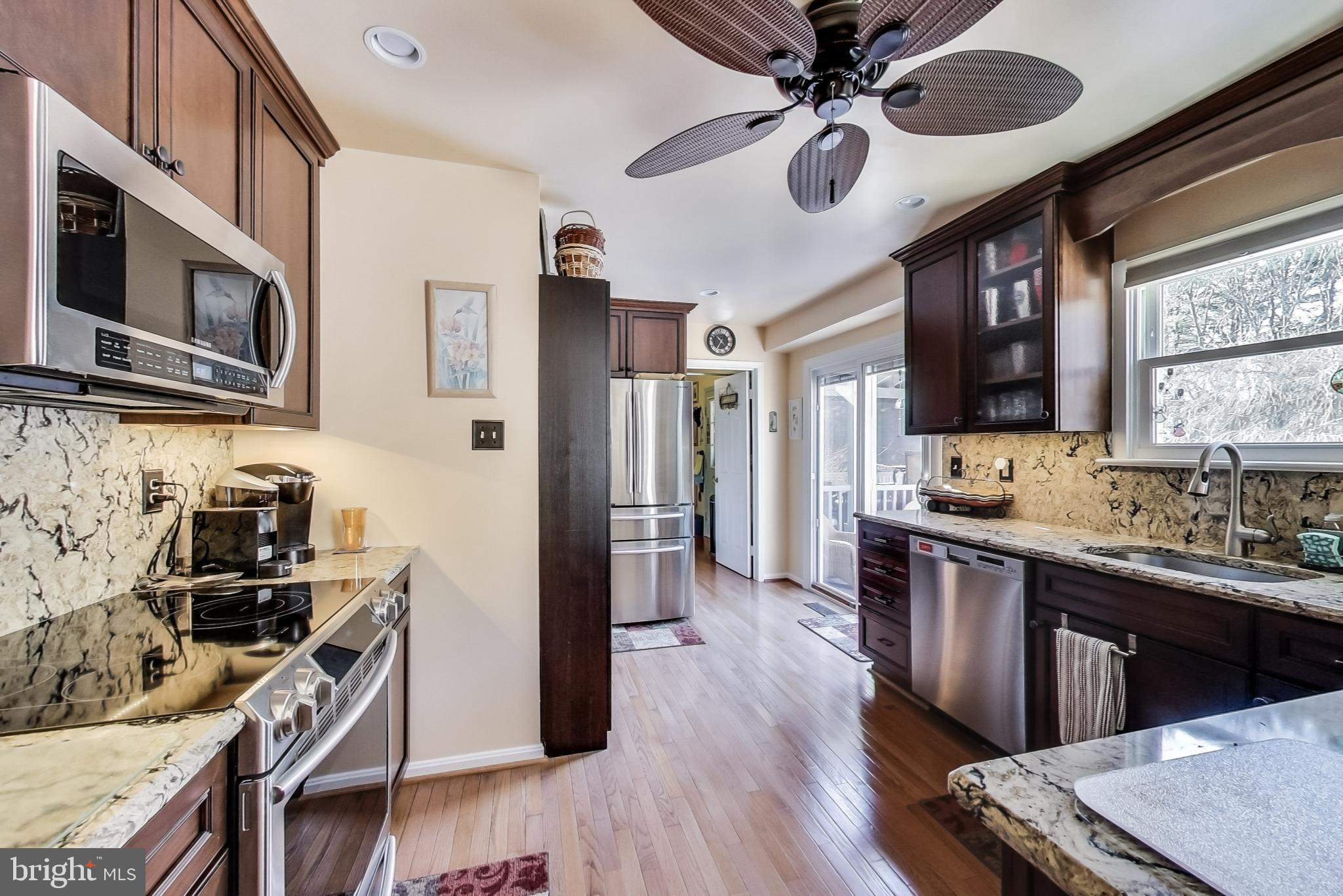 937 Pointer Ridge Drive Gaithersburg, MD 20878 - Photo 13 of 42