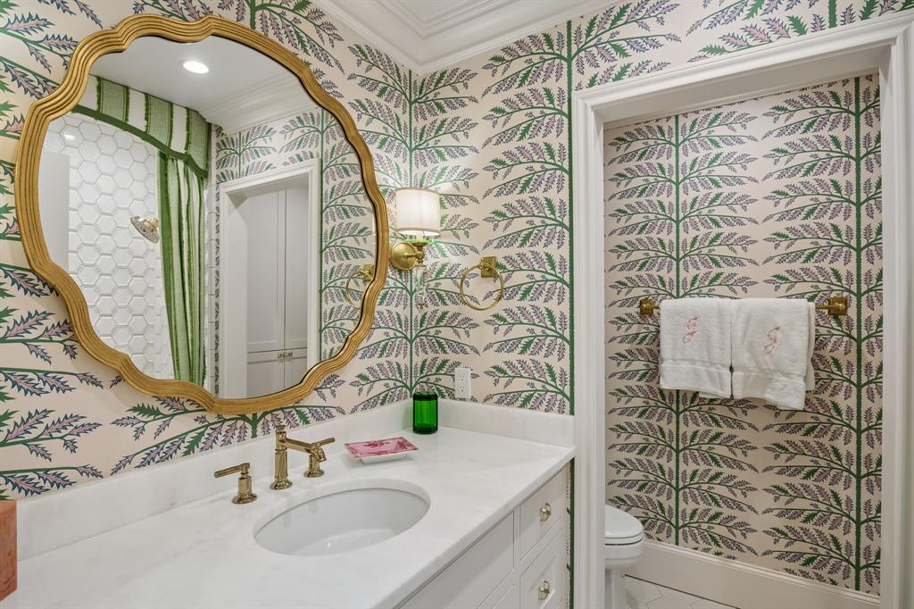 8111 Chadbourne Road Dallas, TX 75209 - Photo 14 of 33