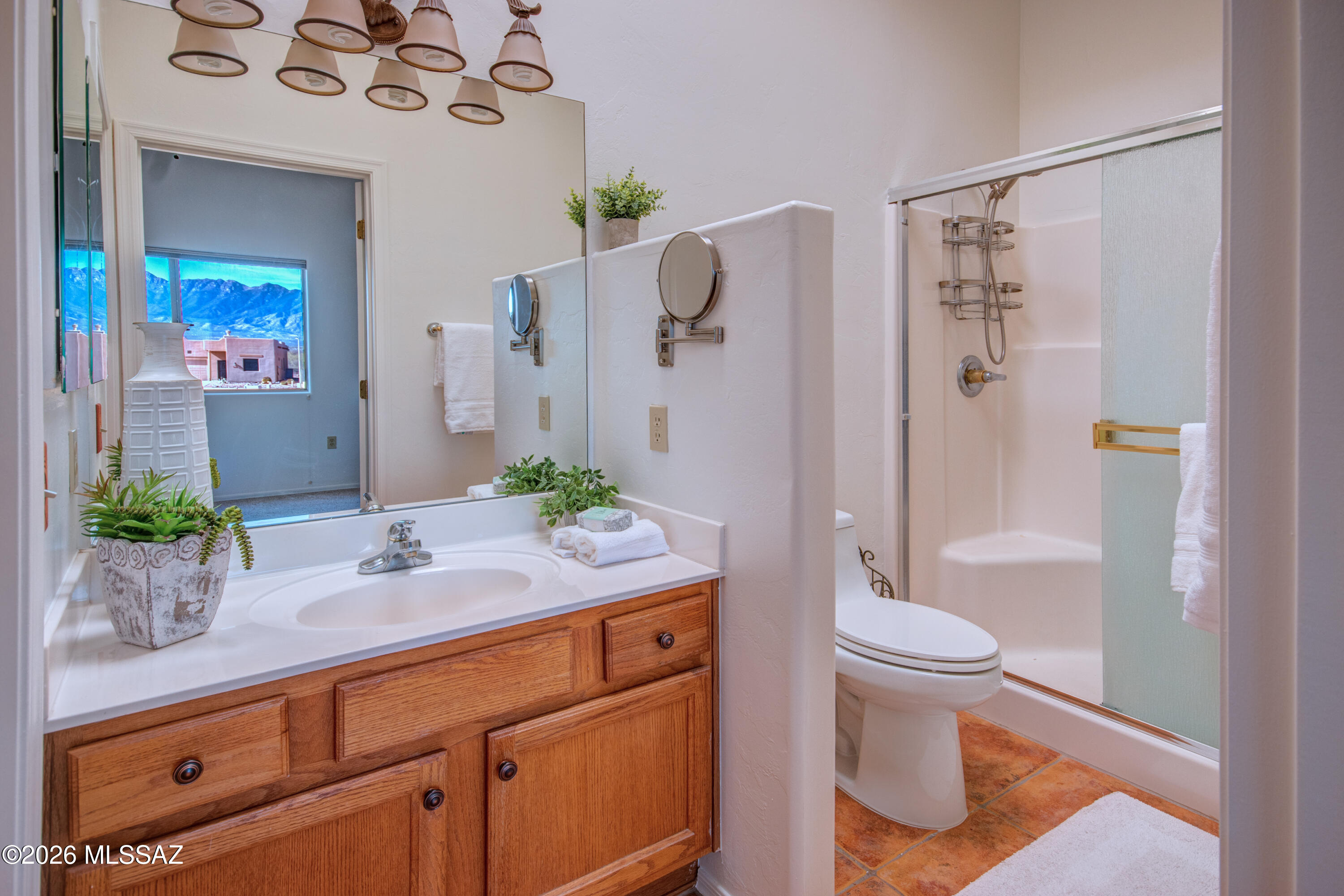 4003 South Golden Lynx Road Green Valley, AZ 85614 - Photo 16 of 36 Primary bath